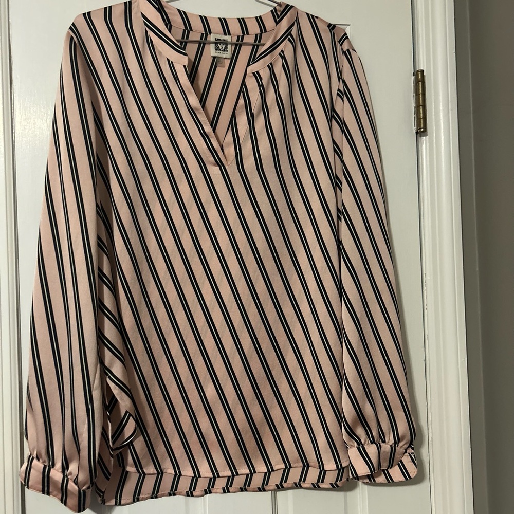Anne Klein V neckline 100% polyester pink and black stripe shirt size large